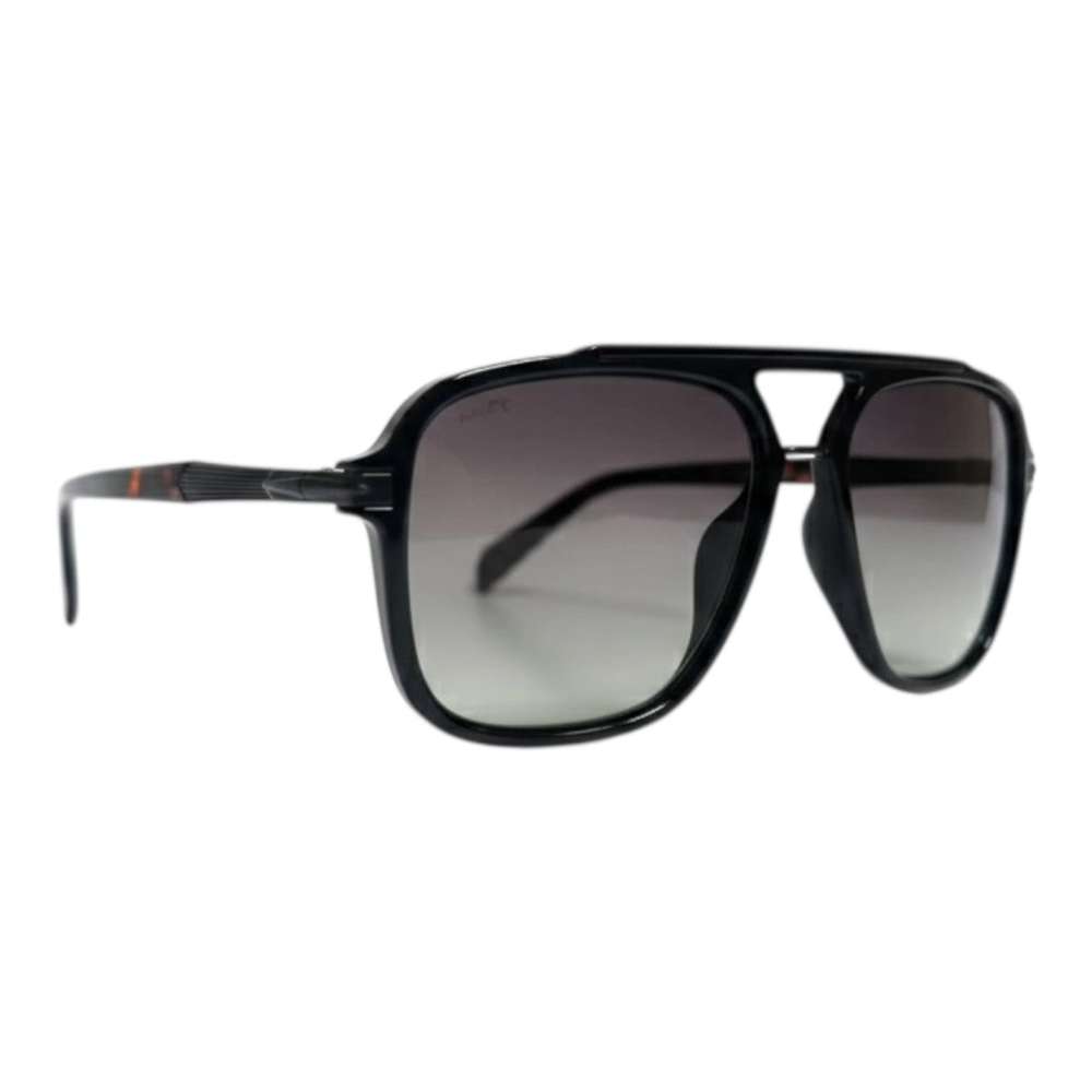The ‘Commander’ Aviator Sunglasses | Black / Gradient Smoke