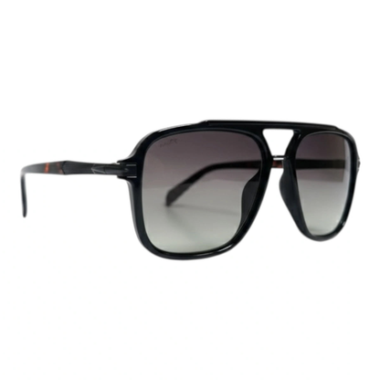 The ‘Commander’ Aviator Sunglasses | Black / Gradient Smoke mirrored right-facing angle