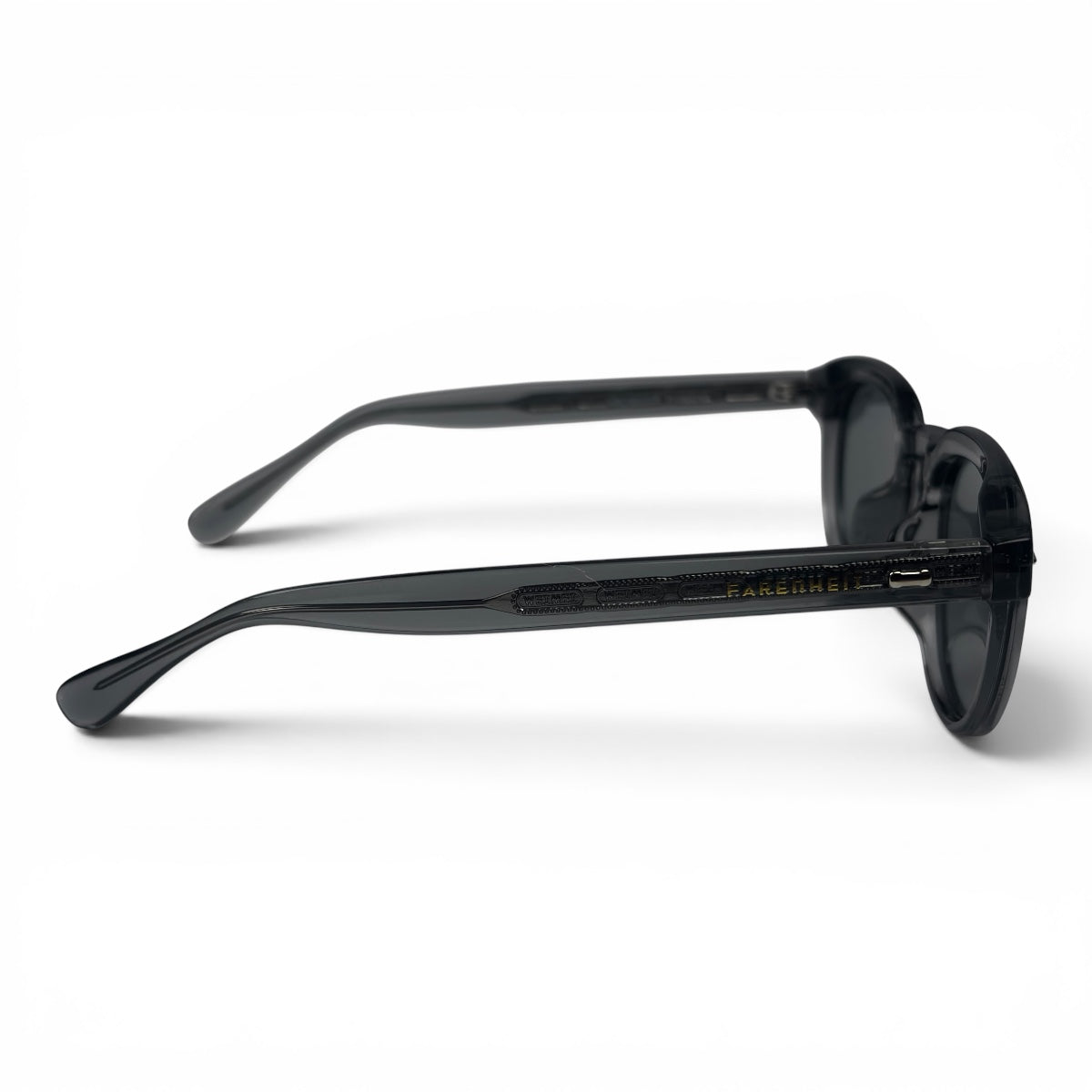 U&EYE The Nomad keyhole round polarized sunglasses in Smoke Charcoal and Dark Grey — side view