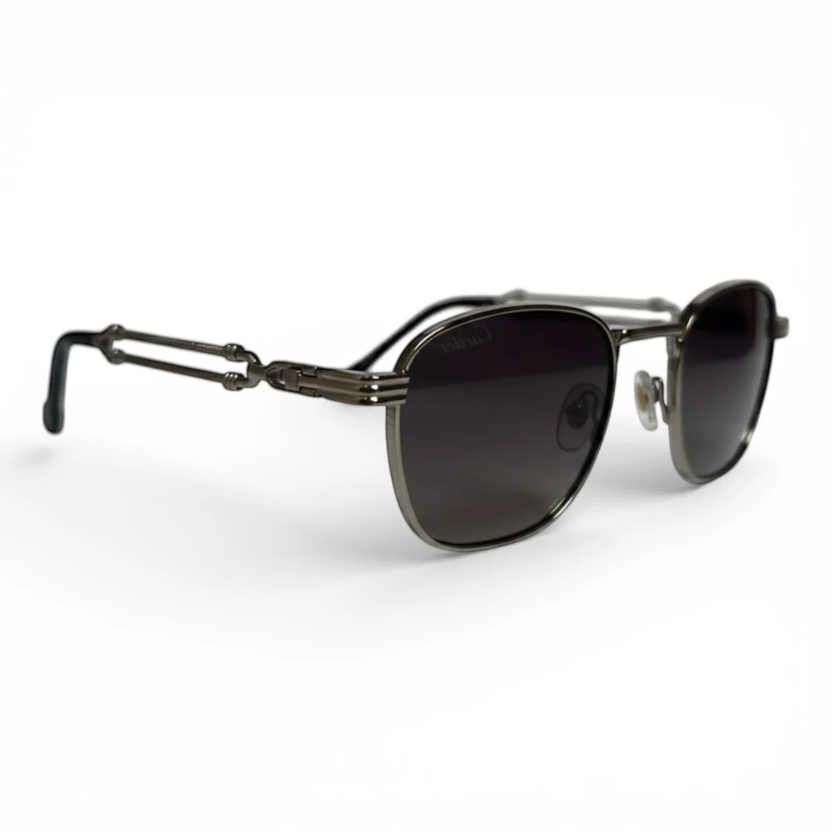 The ‘Mounir’ Rectangle Sunglasses | Silver & Dark mirrored right-facing angle