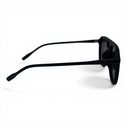 The Kairo keyhole rectangle sunglasses in Black and Purple Gradient, side profile view