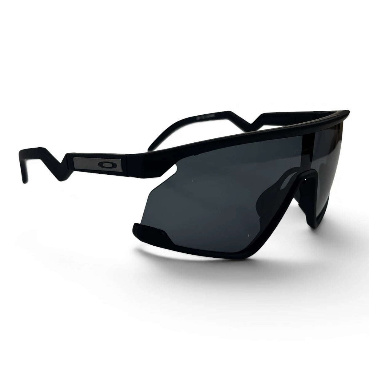 The Aero Sport Shield sunglasses in Black with Smoke lenses, straight front view