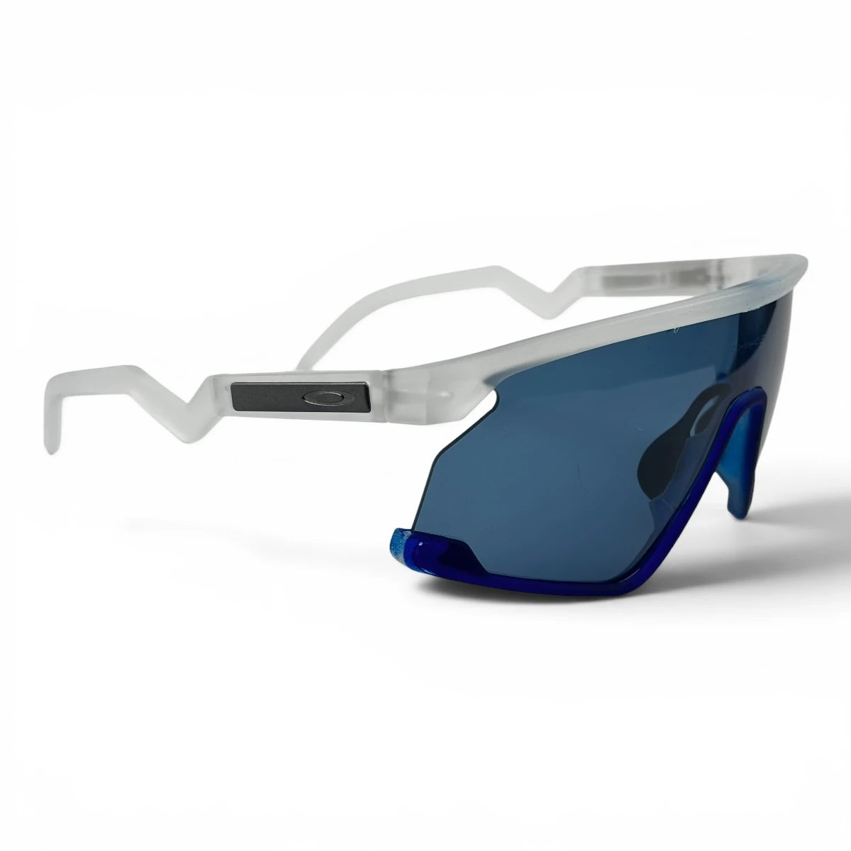 The Aero Sport Shield sunglasses in White with Blue Smoke lenses, straight front view