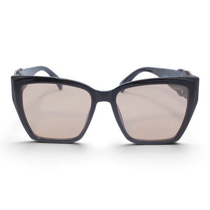 U&EYE The Marais cat-eye sunglasses in Black / Champagne — front view