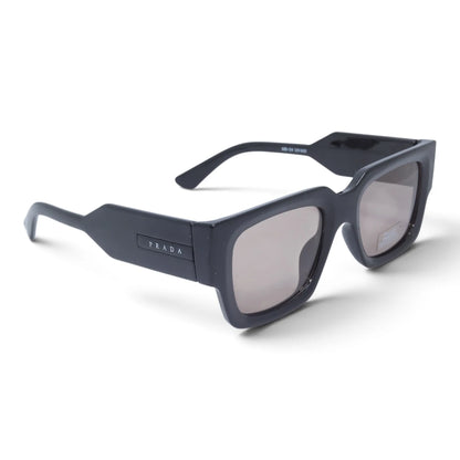 U&EYE The Noxley oversized square polarized sunglasses in Polished Black / Silver Mirror — angled view