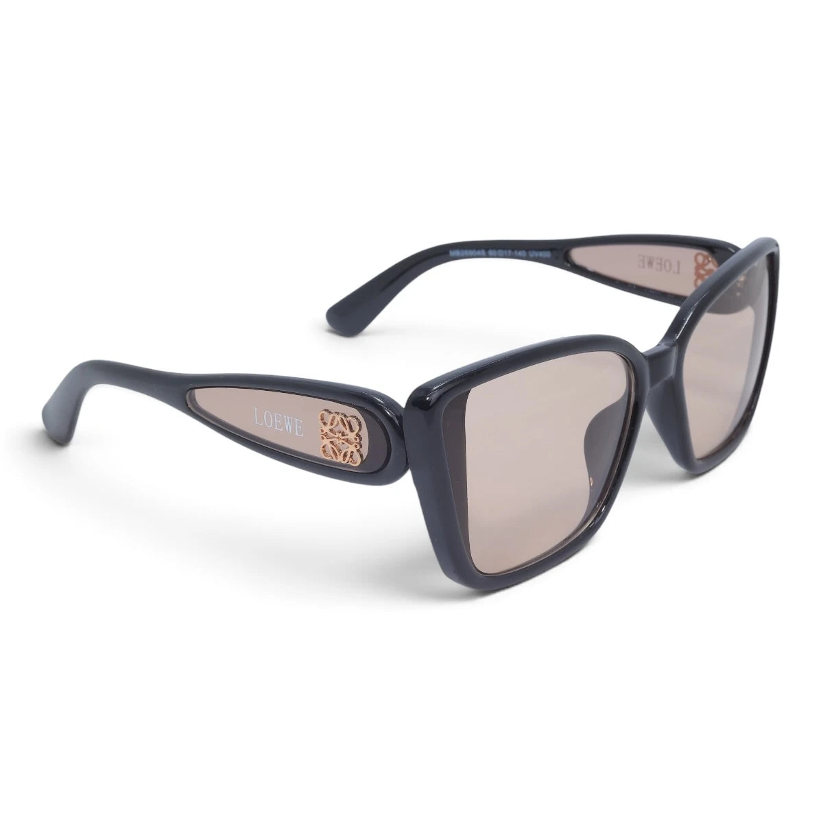 U&EYE The Selene cat-eye square sunglasses in Black / Champagne Gradient — angled view