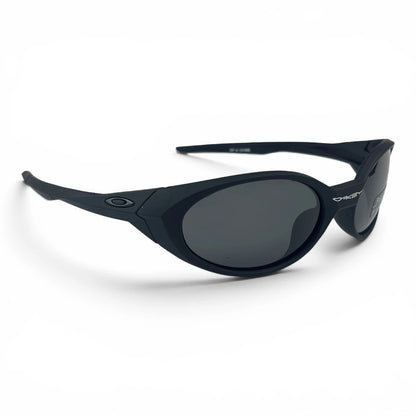 The Vortex Sport Wrap sunglasses in Black with Smoke lenses, straight front view